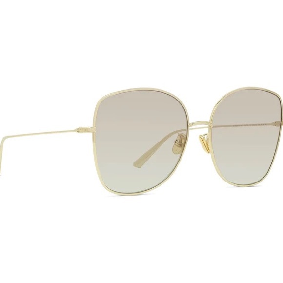 DIORSTELLAIRE BU
Gold/Lilac/Green Gradient
Butterfly
Sunglasses